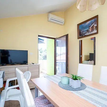 Apartman By The Sea Mandre, Pag - 22885 Pag Town
