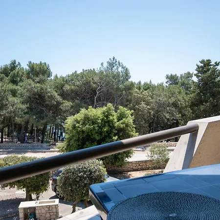 Apartment By The Sea Mandre, Pag - 22885 Pag Town