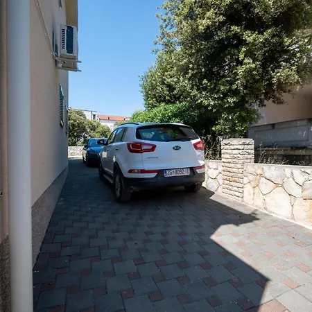 Apartment By The Sea Mandre, Pag - 22885 Pag Town