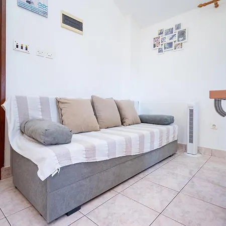 Apartment By The Sea Mandre, Pag - 22885 Pag Town